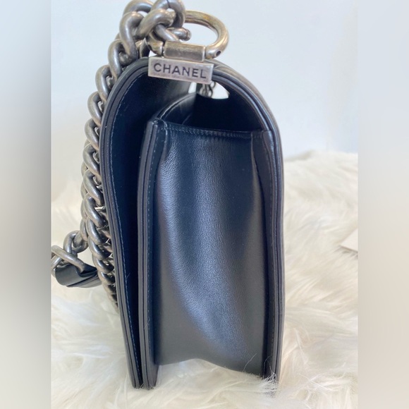 Chanel Large Boy Handbag - Picture 6 of 7